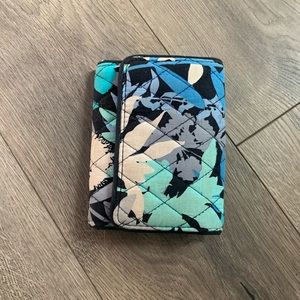 Vera Bradley Camofloral wallet